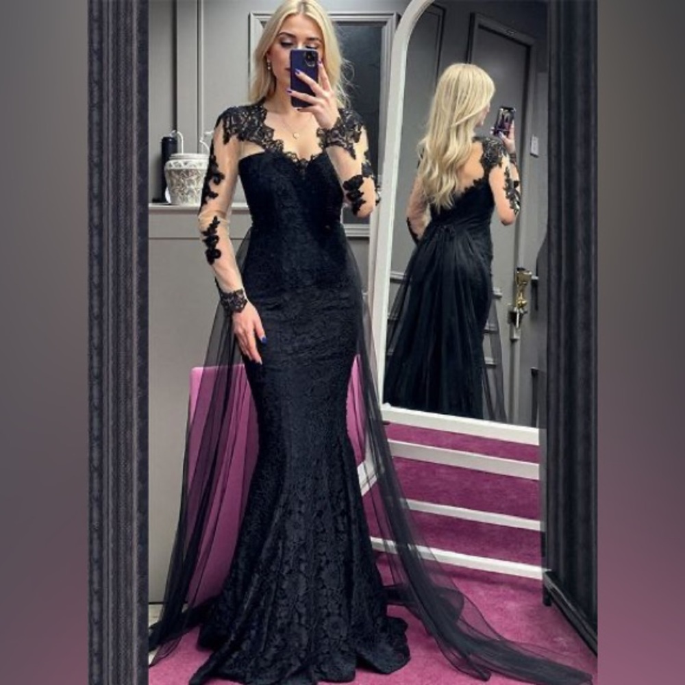 Faeriesty Elegant Black Lace Evening Gown